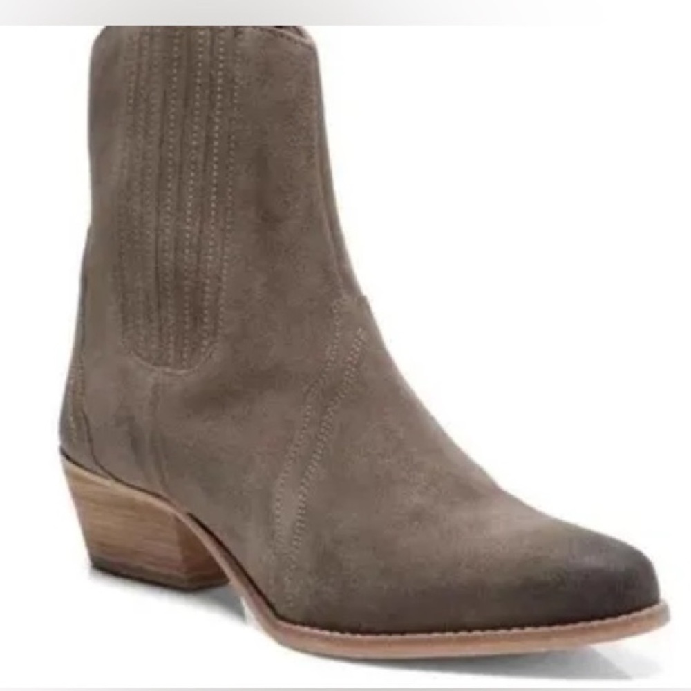 Free people new frontier chelsea boot - suede